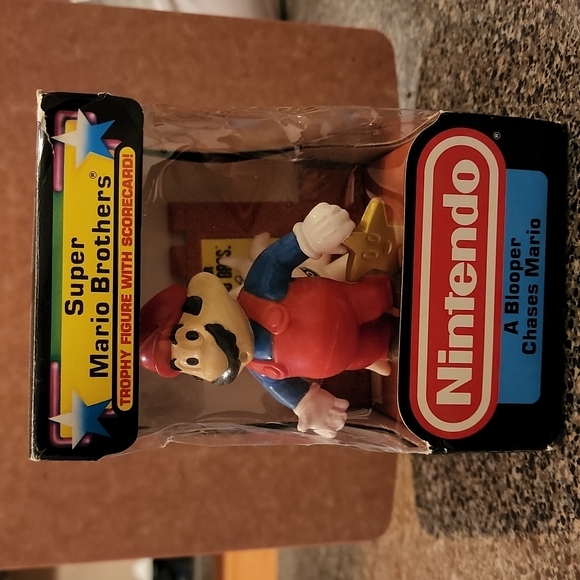 Nintendo - Picture 1 of 8